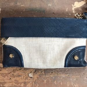 Simply Vera Wang wristlet/Wallet